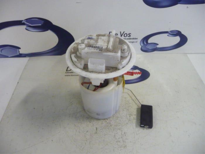 Gebruikte Tank element Pomp Peugeot RCZ (4J) 1.6 16V THP Prijs € 90,00 Margeregeling aangeboden door De Vos Onderdelen