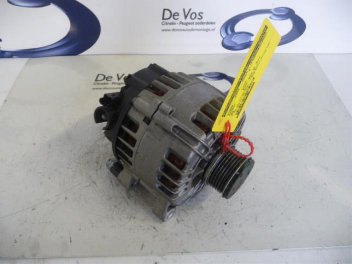 Gebruikte Dynamo Peugeot 308 CC (4B) 2.0 HDiF 16V GT Autom. Prijs € 100,00 Margeregeling aangeboden door De Vos Onderdelen
