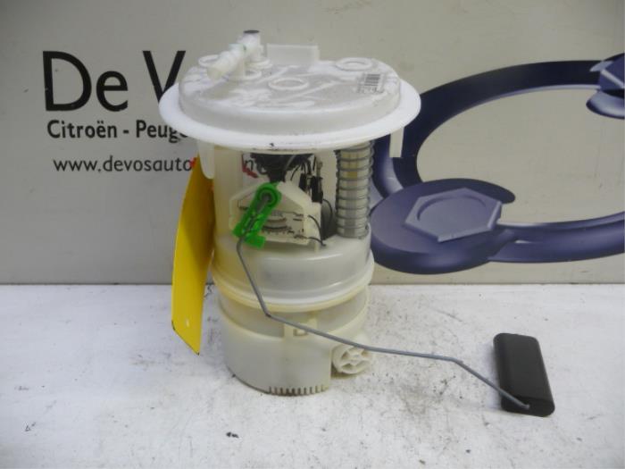Gebruikte Tank element Pomp Peugeot 308 (4A/C) 1.6 VTI 16V Prijs € 70,00 Margeregeling aangeboden door De Vos Onderdelen
