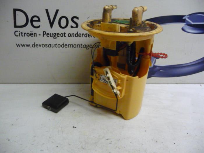 Gebruikte Tank element Pomp Citroen C8 (EA/EB) 2.2 HDi 16V Prijs € 55,00 Margeregeling aangeboden door De Vos Onderdelen