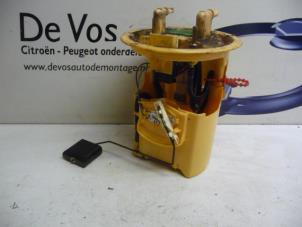 Gebruikte Tank element Pomp Citroen C8 (EA/EB) 2.2 HDi 16V Prijs € 55,00 Margeregeling aangeboden door De Vos Onderdelen