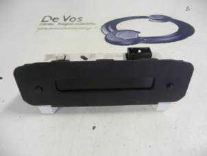 Gebruikte Display Interieur Peugeot 206 SW (2E/K) 1.4 HDi Prijs € 45,00 Margeregeling aangeboden door De Vos Onderdelen