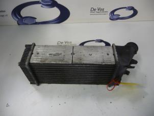 Gebruikte Intercooler Peugeot Partner 1.6 HDI 75 Prijs € 80,00 Margeregeling aangeboden door De Vos Onderdelen