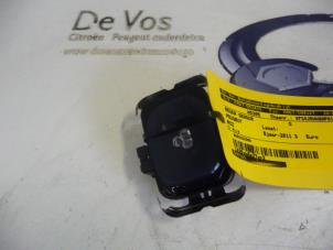 Gebruikte Sensor regen Peugeot RCZ Prijs € 70,00 Margeregeling aangeboden door De Vos Autodemontagebedrijf