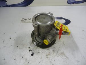 Gebruikte Pomp Servo Peugeot Bipper (AA) 1.3 HDI Prijs € 100,00 Margeregeling aangeboden door De Vos Onderdelen