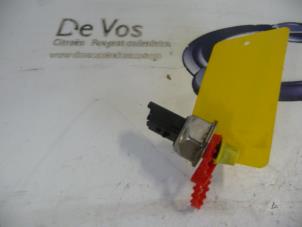 Gebruikte Brandstofdruk sensor Citroen DS3 Prijs € 45,00 Margeregeling aangeboden door De Vos Autodemontagebedrijf