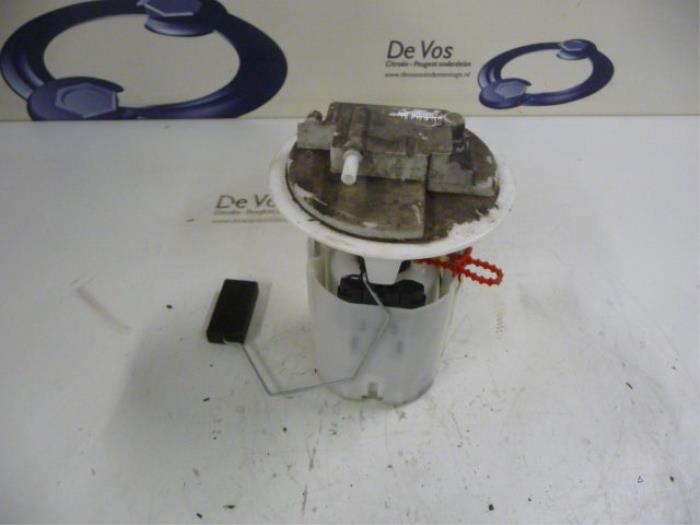 Gebruikte Tank element Pomp Peugeot 207/207+ (WA/WC/WM) 1.4 Prijs € 55,00 Margeregeling aangeboden door De Vos Onderdelen