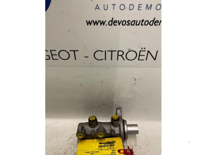 Gebruikte Hoofdremcilinder Peugeot Boxer Prijs € 70,00 Margeregeling aangeboden door De Vos Onderdelen