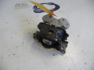 Gebruikte Motorrubber Peugeot 208 Prijs € 55,00 Margeregeling aangeboden door De Vos Onderdelen