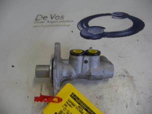 Gebruikte Hoofdremcilinder Peugeot 208 Prijs € 55,00 Margeregeling aangeboden door De Vos Onderdelen