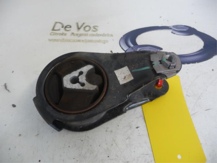 Gebruikte Motorrubber Peugeot 3008 Prijs € 15,00 Margeregeling aangeboden door De Vos Onderdelen