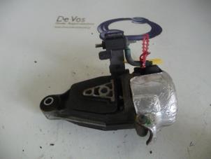 Gebruikte Motorsteun Peugeot 407 Prijs € 160,00 Margeregeling aangeboden door De Vos Onderdelen
