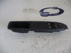 Gebruikte Combischakelaar ramen Citroen DS4 Prijs € 55,00 Margeregeling aangeboden door De Vos Onderdelen