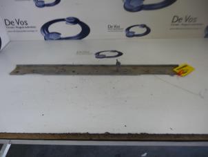 Gebruikte Radiateurbalk Peugeot Bipper Prijs € 10,00 Margeregeling aangeboden door De Vos Onderdelen