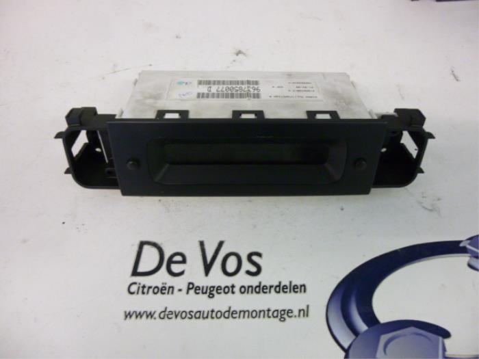 Gebruikte Display Interieur Peugeot 406 (8B) 1.8 16V Prijs € 70,00 Margeregeling aangeboden door De Vos Onderdelen