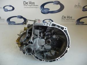 Gebruikte Versnellingsbak Peugeot 206 (2A/C/H/J/S) 1.4 HDi Prijs € 450,00 Margeregeling aangeboden door De Vos Autodemontagebedrijf