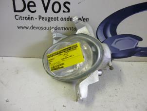Gebruikte Schijnwerper links Peugeot 206 (2A/C/H/J/S) 1.6 16V Prijs € 25,00 Margeregeling aangeboden door De Vos Autodemontagebedrijf