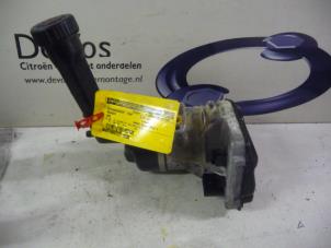Gebruikte Servopomp Peugeot 308 (4A/C) 1.6 HDi Prijs € 150,00 Margeregeling aangeboden door De Vos Onderdelen