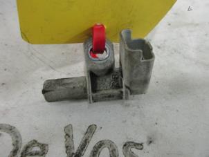 Gebruikte Nokkenas Sensor Peugeot 407 Prijs € 15,00 Margeregeling aangeboden door De Vos Onderdelen