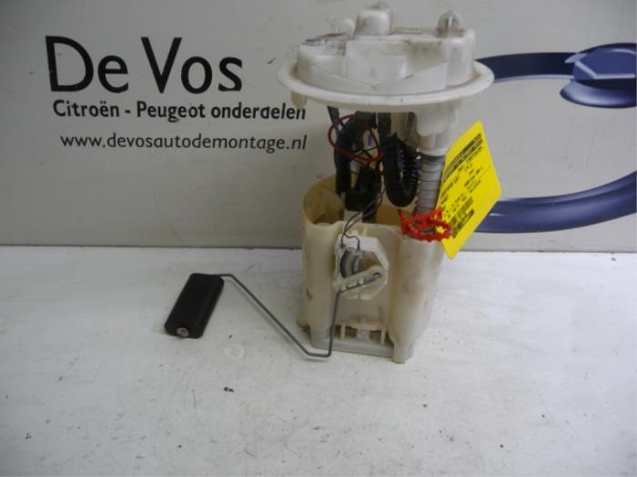 Gebruikte Tank element Pomp Peugeot 607 (9D/U) 3.0 V6 24V Prijs € 55,00 Margeregeling aangeboden door De Vos Onderdelen