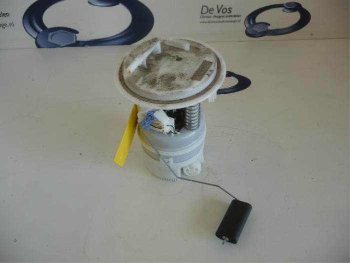 Gebruikte Tank element Pomp Citroen C4 Berline (NC) 1.6 16V VTi Prijs € 90,00 Margeregeling aangeboden door De Vos Onderdelen