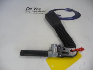 Gebruikte Gordelspanner rechts Peugeot Boxer Prijs € 80,00 Margeregeling aangeboden door De Vos Onderdelen
