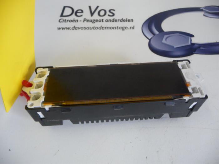 Gebruikte Display Interieur Peugeot 308 Prijs € 70,00 Margeregeling aangeboden door De Vos Onderdelen