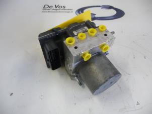 Gebruikte ABS Pomp Peugeot 308 Prijs € 135,00 Margeregeling aangeboden door De Vos Onderdelen