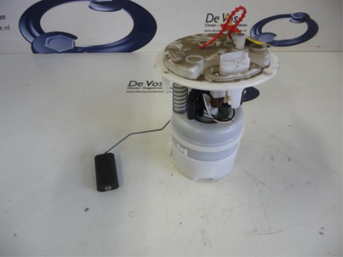 Gebruikte Tank element Pomp Peugeot 308 Prijs € 70,00 Margeregeling aangeboden door De Vos Onderdelen