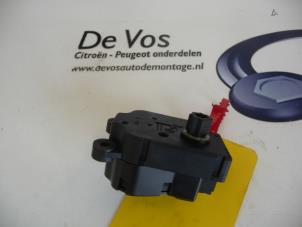 Gebruikte Kachelklep Motor Citroen C6 (TD) 2.2 HdiF 16V Prijs € 35,00 Margeregeling aangeboden door De Vos Autodemontagebedrijf