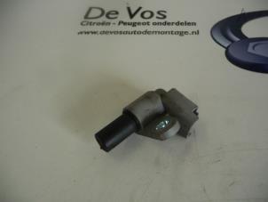 Gebruikte Sensor Nokkenas Peugeot 3008 Prijs € 10,00 Margeregeling aangeboden door De Vos Onderdelen