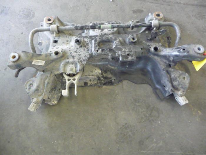 Gebruikte Subframe Peugeot 508 (8D) 2.0 Hybrid4 16V Prijs € 250,00 Margeregeling aangeboden door De Vos Onderdelen