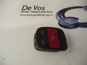 Gebruikte Schakelaar Citroen Nemo Prijs € 15,00 Margeregeling aangeboden door De Vos Onderdelen