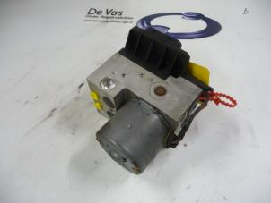 Gebruikte ABS Pomp Peugeot 406 Coupé (8C) 2.2 HDI 16V FAP Prijs € 90,00 Margeregeling aangeboden door De Vos Onderdelen