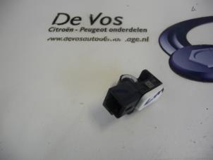 Gebruikte Sensor (overige) Citroen C4 Cactus (0B/0P) 1.2 PureTech 82 12V Prijs € 20,00 Margeregeling aangeboden door De Vos Autodemontagebedrijf