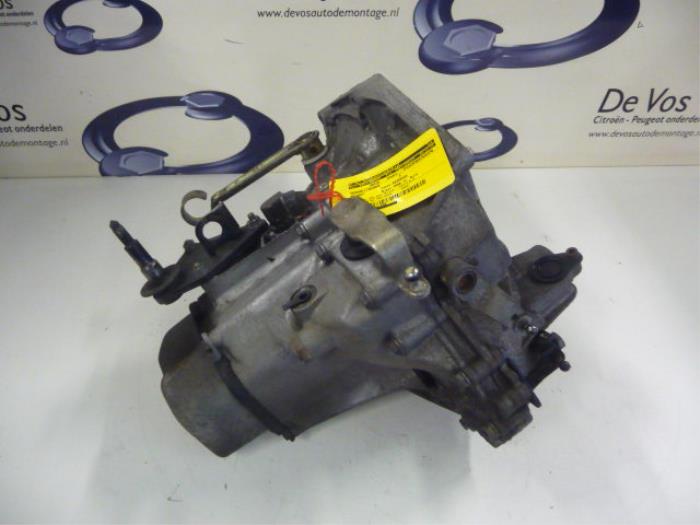 Gebruikte Versnellingsbak Peugeot 206 (2A/C/H/J/S) 1.4 XR,XS,XT,Gentry Prijs € 450,00 Margeregeling aangeboden door De Vos Onderdelen
