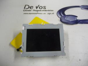 Gebruikte Display Interieur Peugeot 508 Prijs € 70,00 Margeregeling aangeboden door De Vos Onderdelen