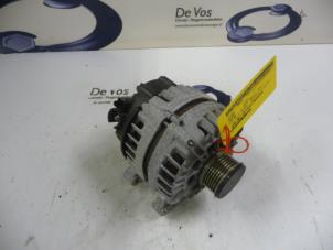 Gebruikte Dynamo Peugeot Partner (GC/GF/GG/GJ/GK) 1.6 HDI 75 Prijs € 100,00 Margeregeling aangeboden door De Vos Onderdelen