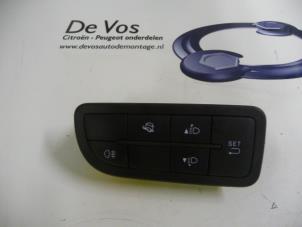 Gebruikte Schakelaar Citroen Nemo Prijs € 25,00 Margeregeling aangeboden door De Vos Onderdelen