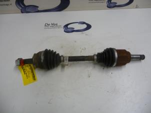 Gebruikte Aandrijfas links-voor Citroen Nemo Prijs € 80,00 Margeregeling aangeboden door De Vos Onderdelen