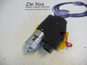 Gebruikte Schuifdak Motor Citroen DS5 Prijs € 100,00 Margeregeling aangeboden door De Vos Autodemontagebedrijf