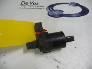 Gebruikte Extra waterpomp Citroen DS5 Prijs € 55,00 Margeregeling aangeboden door De Vos Autodemontagebedrijf