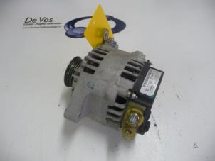 Gebruikte Dynamo Peugeot 107 1.0 12V Prijs € 55,00 Margeregeling aangeboden door De Vos Onderdelen