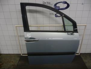 Gebruikte Deur 4Deurs rechts-voor Peugeot 807 2.2 16V Prijs € 160,00 Margeregeling aangeboden door De Vos Autodemontagebedrijf