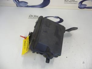 Gebruikte Relais Houder Peugeot 2008 Prijs € 15,00 Margeregeling aangeboden door De Vos Onderdelen