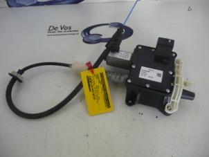 Gebruikte Handrem motor Citroen DS4 Prijs € 200,00 Margeregeling aangeboden door De Vos Onderdelen