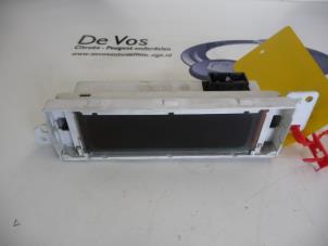 Gebruikte Display Interieur Peugeot 406 Coupé (8C) 2.2 HDI 16V FAP Prijs € 80,00 Margeregeling aangeboden door De Vos Onderdelen