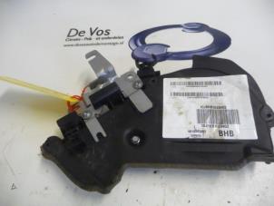 Gebruikte Distributiedeksel Citroen C4 Cactus Prijs € 10,00 Margeregeling aangeboden door De Vos Onderdelen