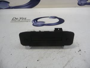 Gebruikte Display Interieur Peugeot 206 (2A/C/H/J/S) 1.4 HDi Prijs € 45,00 Margeregeling aangeboden door De Vos Onderdelen