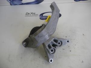 Gebruikte Motorsteun Peugeot 308 Prijs € 40,00 Margeregeling aangeboden door De Vos Onderdelen